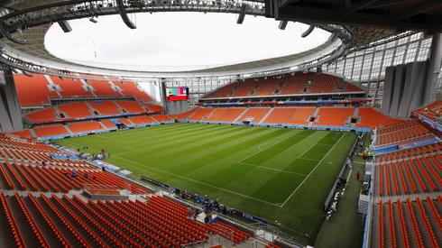 Tak prezentuje się Ekaterinburg Arena, czyli stadion, na którym zagrają reprezentacje Egiptu i Urugwaju. Obiekt może pomieścić 35 696 widzów, a jego budowa kosztowała 215 milionów dolarów (fot. PAP/EPA)