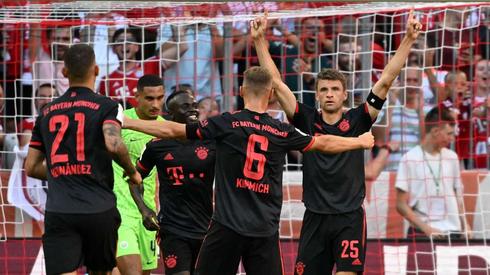 Easy win for Bayern Munich at home thanks to Jamal Musialand Thomas Mueller