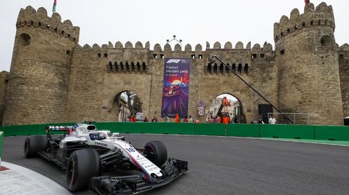 Lance Stroll z Williamsa na torze w Baku