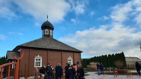 W meczecie w Bohonikach rozpoczęły się uroczystości pogrzebowe jednego z migrantów / fot. Martyna Bielska, Onet