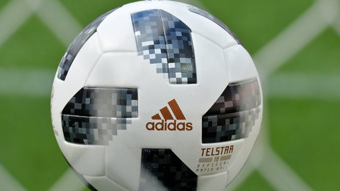 Mecze podczas MŚ w Rosji będą rozgrywane piłką Adidas Telstar 18 (fot. PAP/EPA)