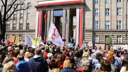 Manifestacja przed siedzibą MEN / fot. Rafał Guz, PAP