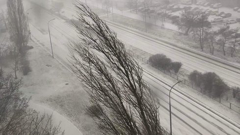 Burza śnieżna i wichura w Warszawie (fot.  Justyna)