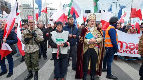 Oficjalnie Marsz Niepodległości rozpocznie się o godzinie 14, a manifestacja z ronda Dmowskiego ma wyruszyć o godz. 14.30.