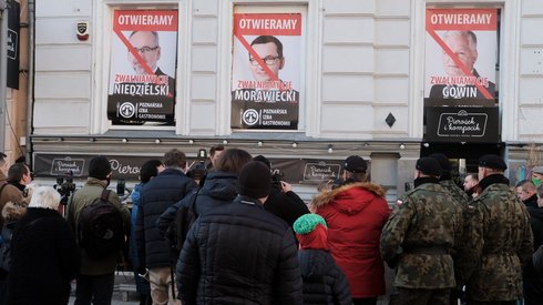 Tak wyglądał niedzielny protest restauratorów w Poznaniu (fot. Piotr Skornicki/AG)