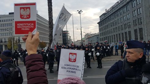 Kontrmanifestacja na trasie Marszu Niepodległości