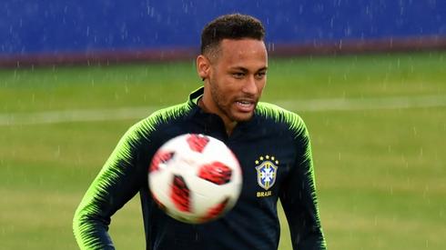 Neymar na wczorajszym treningu Brazylijczyków (fot. AFP)
