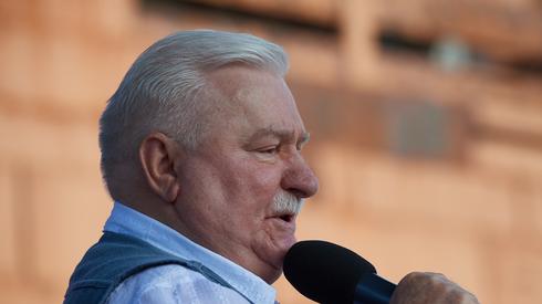 Lech Wałęsa dziś w trakcie przemówienia (PAP/Adam Warżawa)