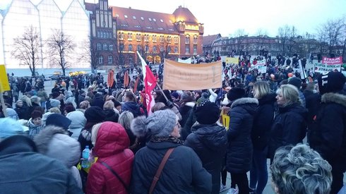 Pikieta poparcia dla nauczycieli w Szczecinie. 