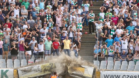 Upadek Žagara był kluczowym momentem dzisiejszego meczu (foto: Łukasz Trzeszczkowski)