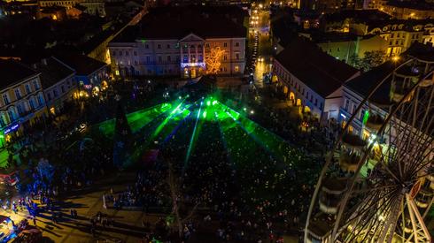 Imponujące zdjęcie ze światełka do nieba w Kielcach. Fot. Sławomir Rakowski