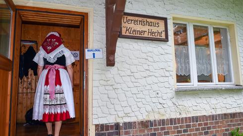 Głosowanie w Lehde (wschodnie Niemcy) /fot. AFP / DPA / Patrick Pleul
