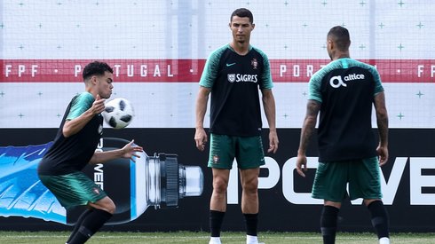 Cristiano Ronaldo i spółka w swojej podmoskiewskiej bazie szykują się do meczu 1/8 finału przeciwko Urugwajowi. Spotkanie odbędzie się w sobotę o godzinie 20 w Soczi (fot. PAP/EPA)