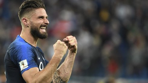 Olivier Giroud był bardzo zadowolony z awansu (fot. AFP)