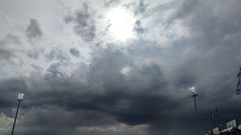 Deszczowe chmury nadciągają nad stadion w Lesznie!