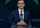 Morawiecki na konferencji nacjonalistów: „Liberałowie atakują pokój w Europie za pomocą migracji”