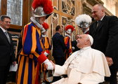 Papież na przysięgę szwajcarskich gwardzistów: idźcie pod prąd - Vatican News