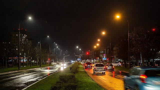 Jaśniejsze ulice, mniej wypadków. Warszawa coraz bezpieczniejsza