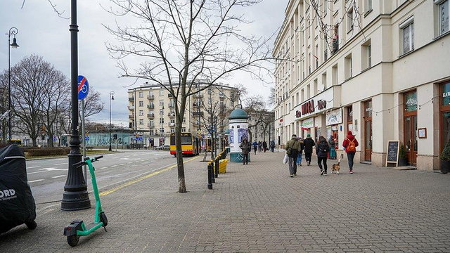 Mniej chodników, więcej zieleni na placu Wilsona w Warszawie