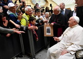 Papież zachęca osoby starsze, dziadków i ich wnuki do przebywania razem - Vatican News