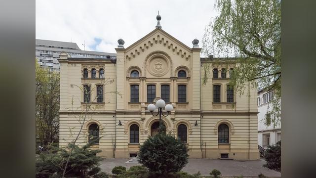 Próba podpalenia synagogi Nożyków w Warszawie. Duda: „Nie ma w Polsce miejsca na antysemityzm”