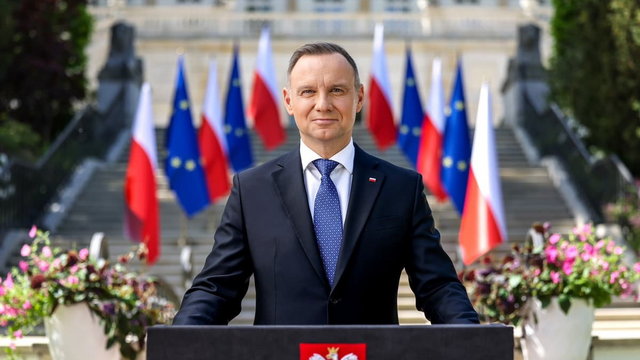 Orędzie prezydenta z okazji 20-lecia Polski w UE. Było o CPK, Janie Pawle II i „unijnej biurokracji”