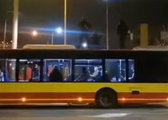 Wrocław. Niebezpieczna przejażdżka na dachu autobusu miejskiego - brd24.pl