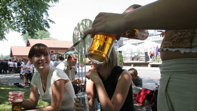 Warszawa: 6 maja ruszą konsultacje społeczne ws. zakazu sprzedaży alkoholu
