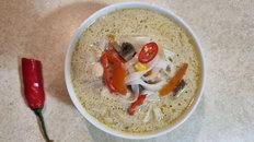 Tajska zupa kokosowa - tradycyjny przepis na Tom Kha