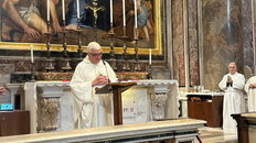 O. Giertych przy grobie Jana Pawła II: przykazania potrzebne, ale zbawia Chrystus - Vatican News