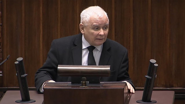 Jarosław Kaczyński wtargnął na mównicę. "Wiem jedno, pan jest niemieckim agentem"