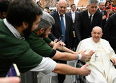 Papież do formatorów młodzieży: bardziej niż kiedykolwiek potrzebuje wsparcia - Vatican News