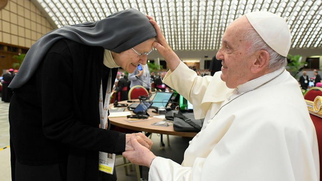 Papież: rozmowa duchowa i synodalność wymagają opróżnienia z siebie samego - Vatican News