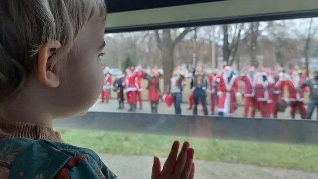 "Radość w oczach dzieci jest nie do opisania". MotoMikołaje 18. raz wyjadą na ulice Krakowa