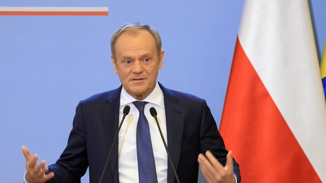 Tusk: Rosyjska rakieta spadła 15 kilometrów od naszej granicy