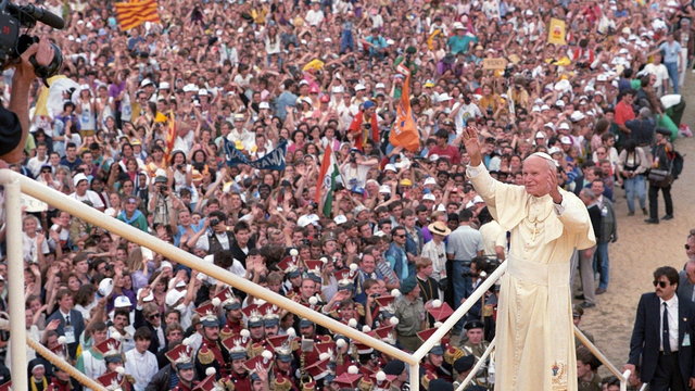 Ks. Ptasznik: nie patrzmy na Jana Pawła II sentymentalnie, wracajmy do jego nauczania - Vatican News