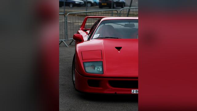 Pracownik firmy jechał na zlot. Roztrzaskał ferrari F40 warte 3 mln euro - brd24.pl