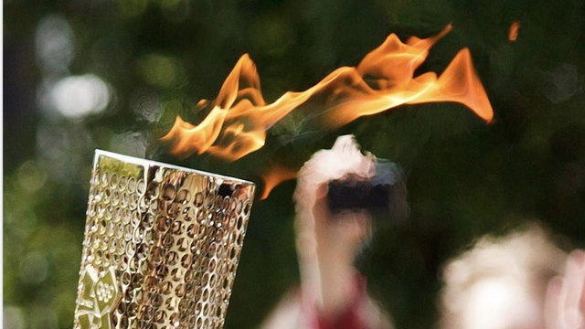 Igrzyska w Paryżu - organizatorzy przejmują ogień olimpijski, w sobotę wyruszy do Francji - iFrancja