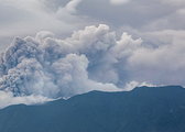 Wybuch wulkanu w Indonezji. W sieci pojawiły się poruszające zdjęcia