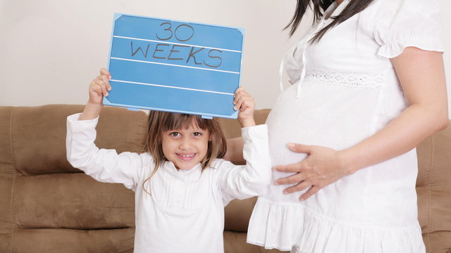 Jak przebiega 30. tydzień ciąży? Zapytaliśmy doświadczonej położnej
