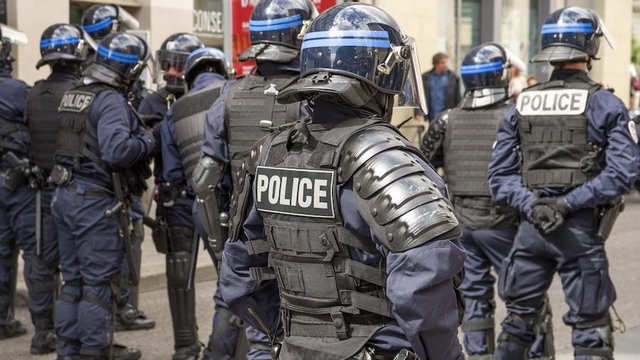 Policja usuwa propalestyńskich demonstrantów z uczelni Science Po - iFrancja