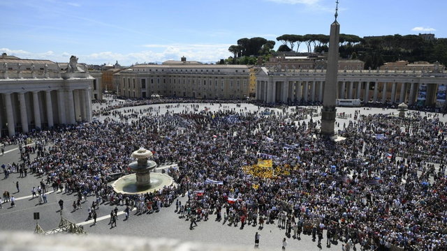 Franciszek: Nie dla wojny, tak dla dialogu - Vatican News