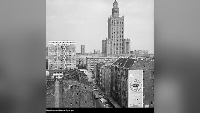 Miasto neonów i... parkingów. Warszawa pół wieku temu