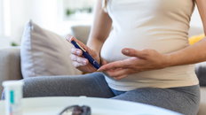 Czym jest hipoglikemia w ciąży – położna odpowiada przyszłym mamom