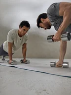 Koszulki sportowe męskie - 4F Koszulka treningowa regular szybkoschnąca męska - biała XXL - miniaturka - grafika 1