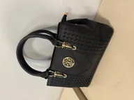 Torebki damskie - Skórzana Damska Torebka na Ramię Elegancka i Przestronna Czarny - miniaturka - grafika 1