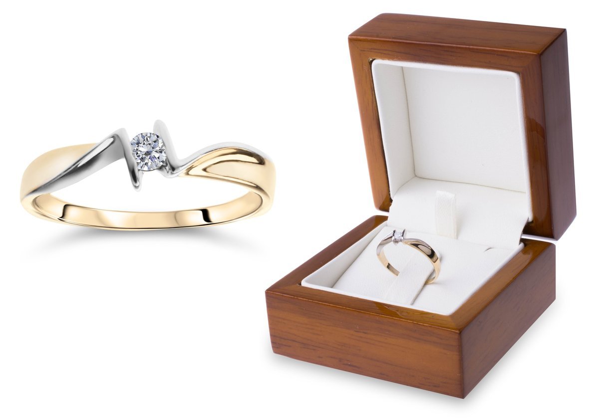 ZŁOTY PIERŚCIONEK ZARĘCZYNOWY 333 HN82 Rozmiar:18