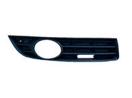 Akcesoria motoryzacyjne - KRATKA W ZDERZAK PRAWA DO VW PASSAT B6 2005-2010 ZAŚLEPKA HALOGENU - miniaturka - grafika 1