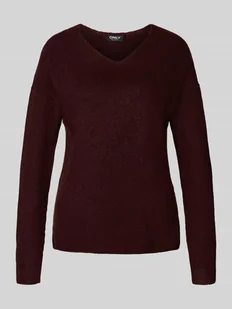 Sweter z dzianiny o kroju regular fit z dekoltem w serek model ‘CAMILLA’ - Swetry damskie - miniaturka - grafika 1