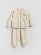 Bluzy i sweterki niemowlęce - Reserved - Polarowy komplet - złamana biel - miniaturka - grafika 1